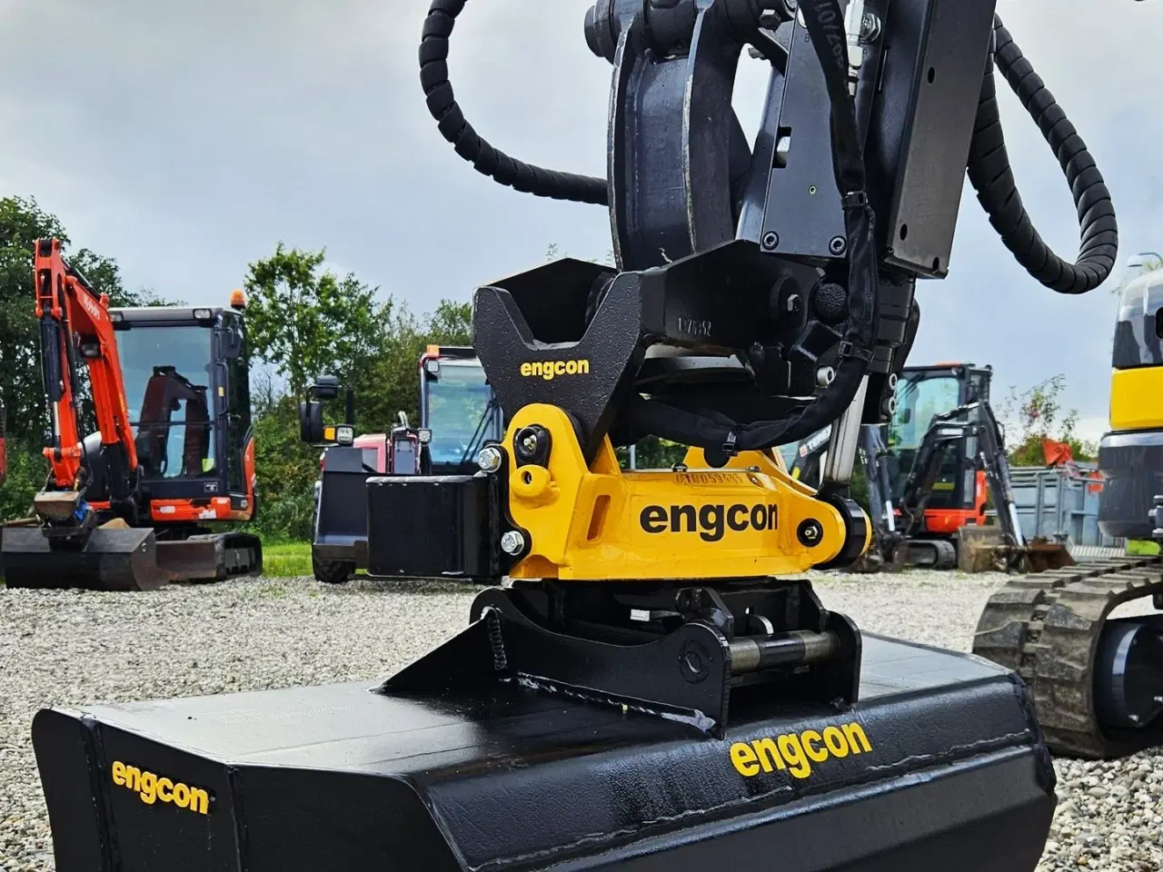 Billede 8 - Eurotrac HE26-SR / fabriksny / Engcon rotortilt / Yanmar motor / skovlsæt