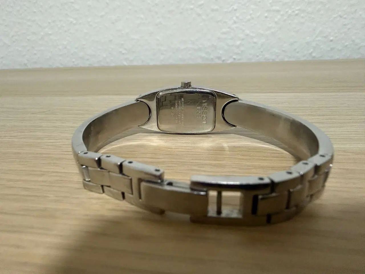 Billede 2 - Tissot G345 dameur – klassisk bangle-design i stål