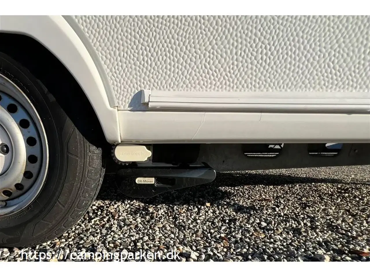 Billede 10 - 2011 - Hobby Excellent 440 SFr   Super fin lille rejsevogn med Isabella fortelt, klar til flere ture