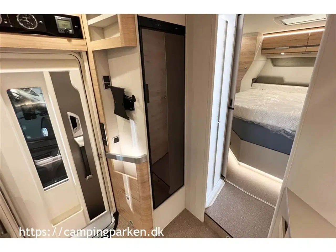 Billede 12 - 2023 - Dethleffs Pulse Classic T 7051 DBL Lækker jubilæumsudgave med meget udstyr, queens bed og Face-to-face-siddegruppe