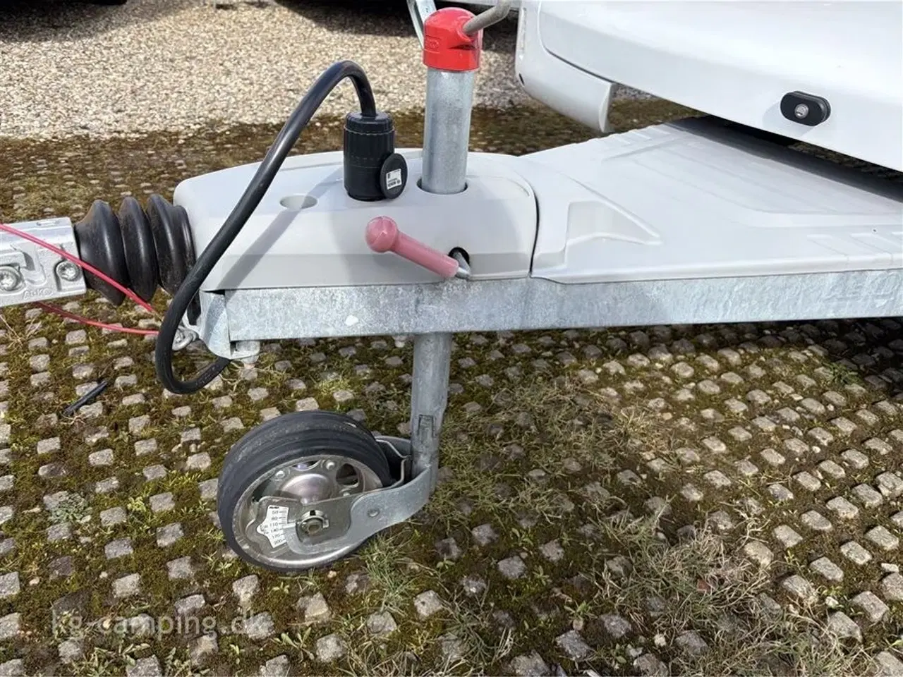 Billede 7 - 2022 - Adria Adora 522 UP   Flot rummelig vogn med dobbeltseng, Truma mover og Isabella Sun Shine Plus incl front. Kan opvejes til 1700 KG