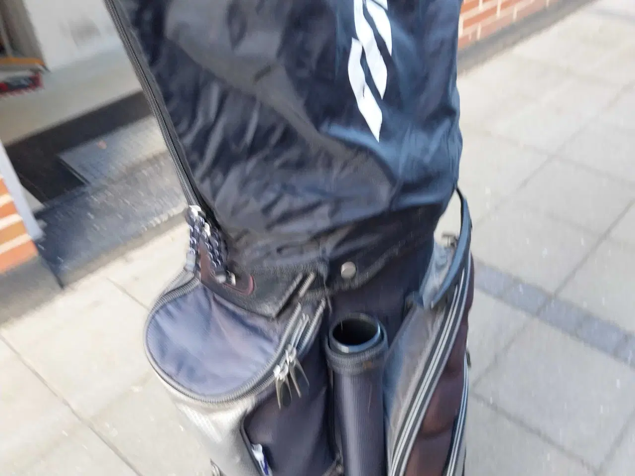 Billede 3 - Mizuno ruminddelt golfbag med regnslag