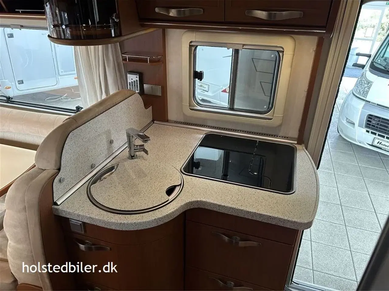 Billede 11 - 2011 - Hymer Hymermobil 544   VILD velholdt - 8 siddepladser - meget udstyr.