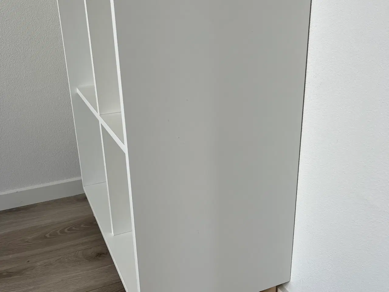 Billede 2 - Ikea reol på træ ben