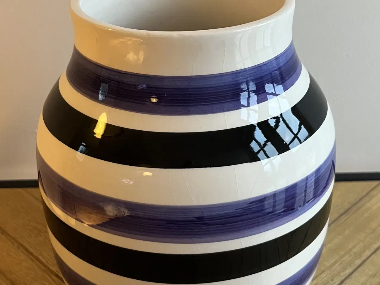 Billede 2 - 2 stk. Kähler vaser, 20 cm.