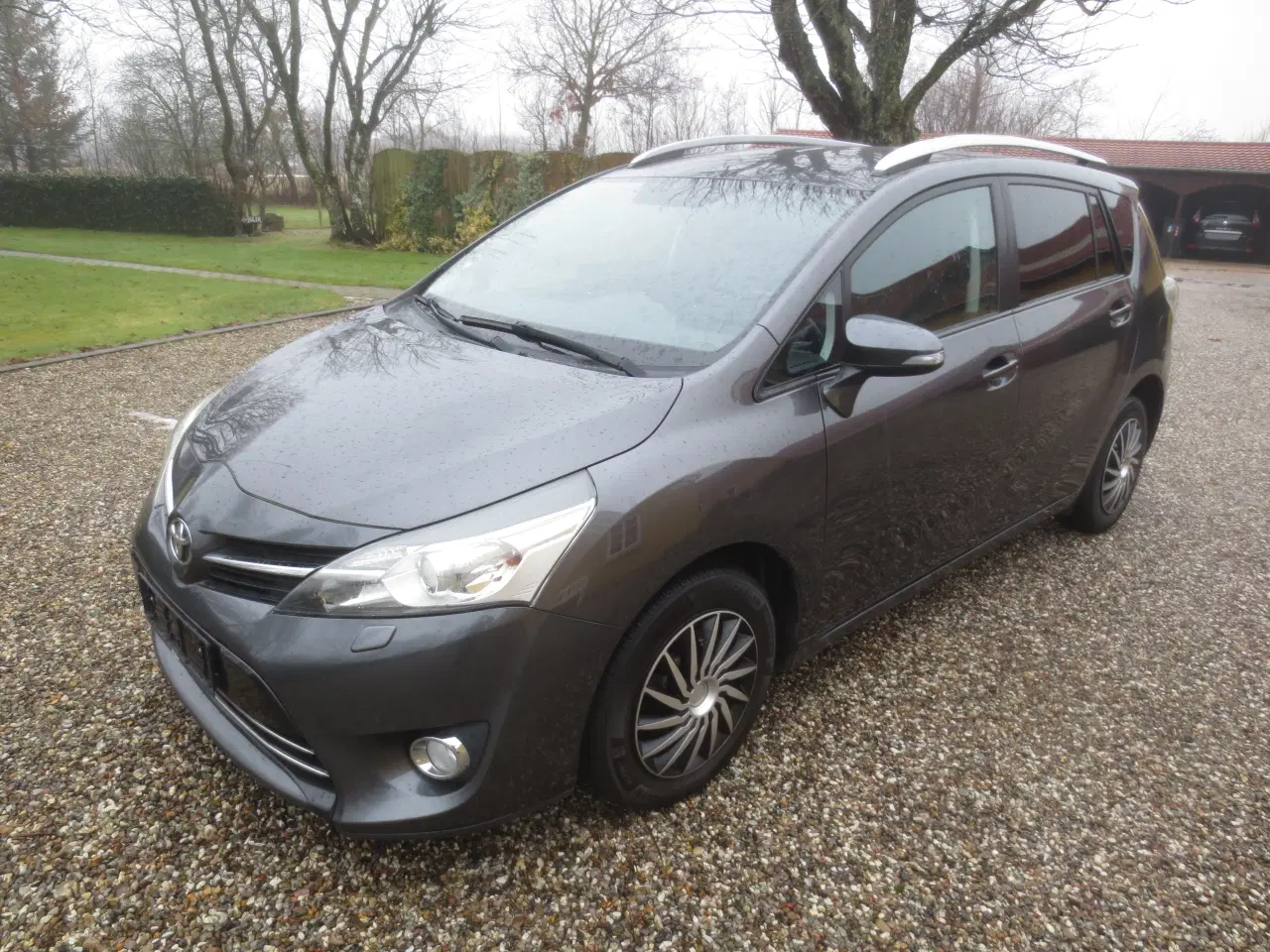 Billede 1 - Pæn Toyota Verso 1.6 D 7 Pers År 2014. 