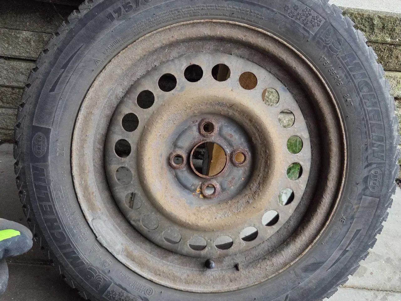 Billede 1 - MICHELIN VINTERDÆK PÅ STÅLFÆLGE 