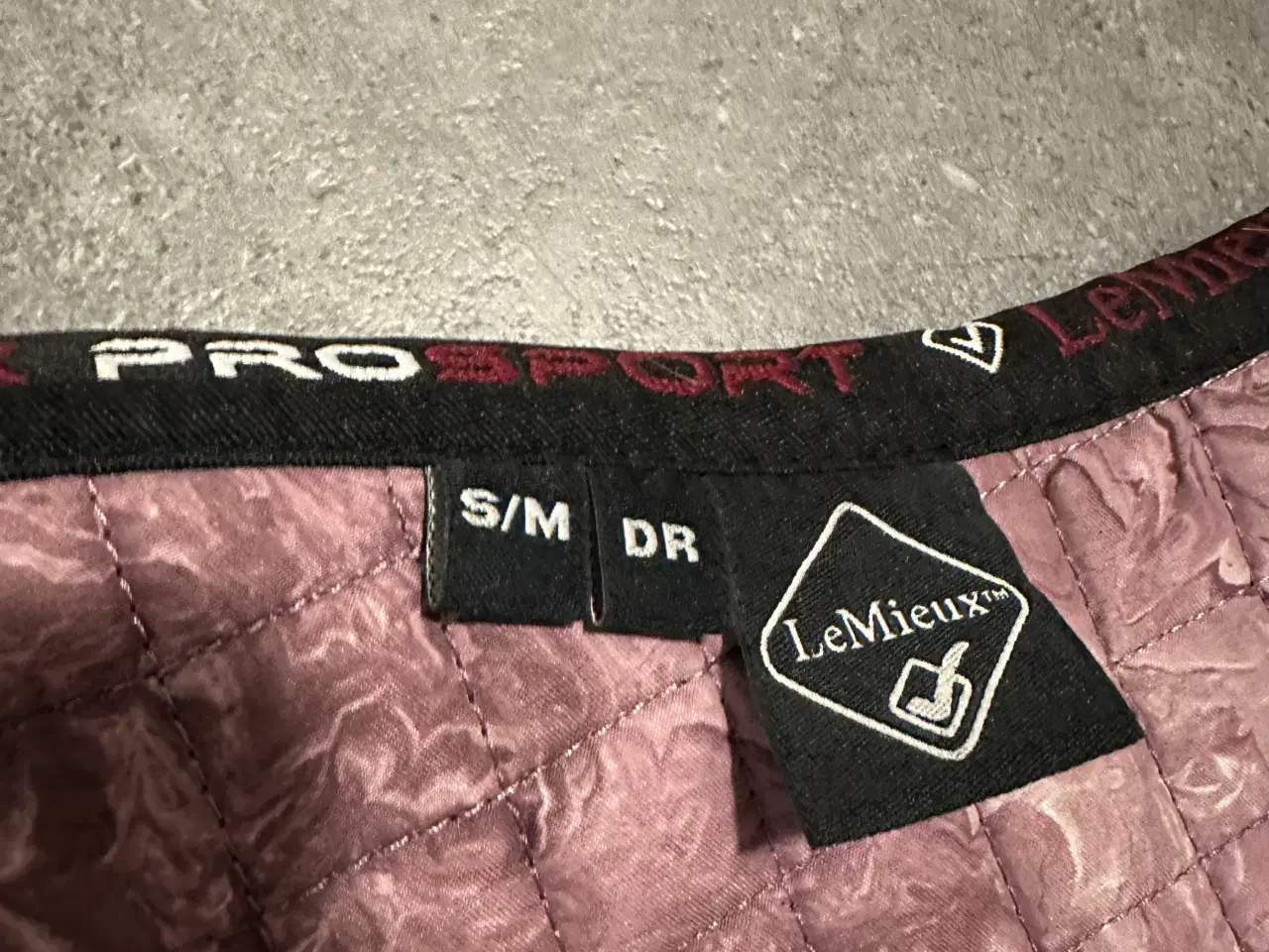 Billede 2 - LeMieux ProSport sadelunderlag Limited Edition