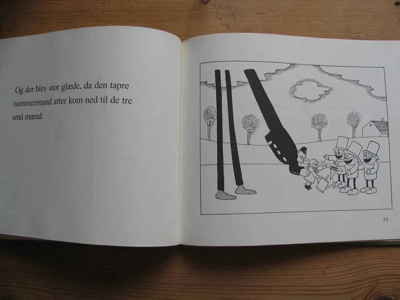 Billede 4 - De tre små mænd og den vidunderlige vandkande