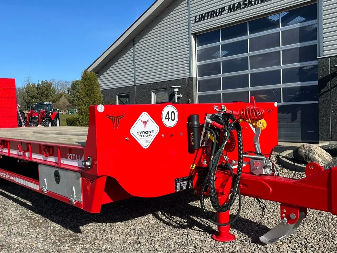 Billede 8 - Tyrone 27TLL LANG MODEL med Affjedret træk og affjedret aksler. Med hydrauliske ramper og værktøjskasse