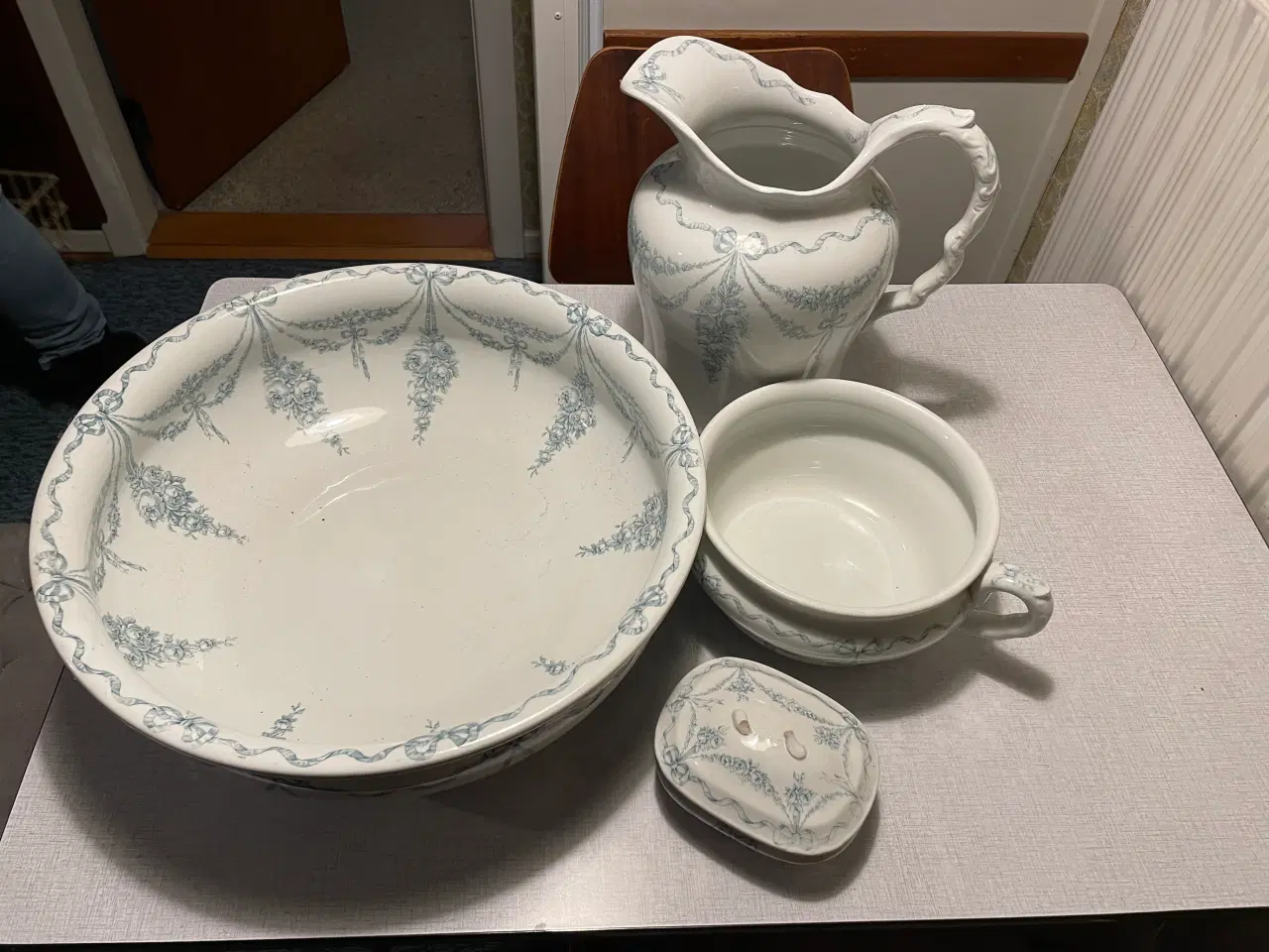 Billede 1 - Servante sæt 4 dele