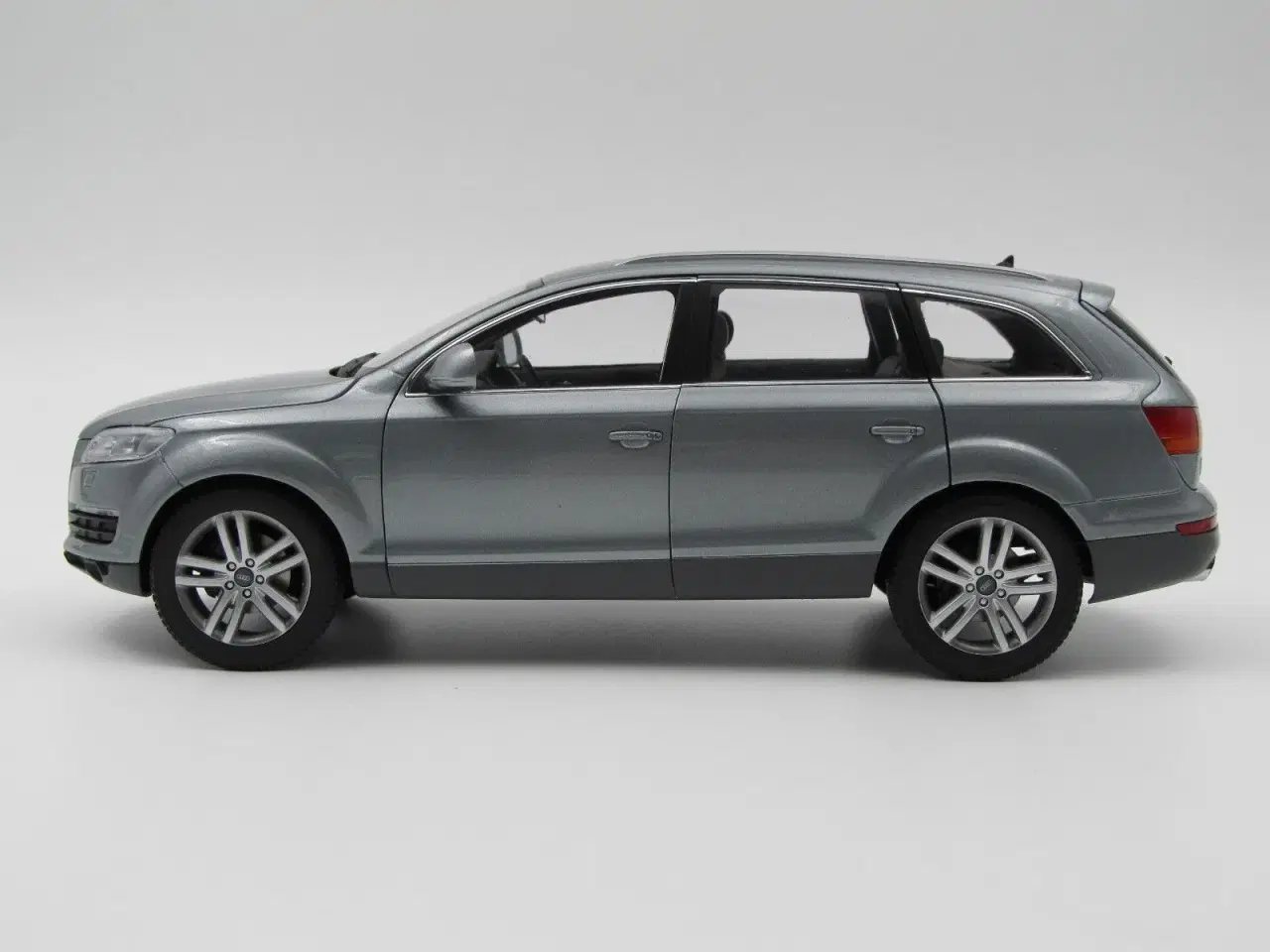 Billede 4 - 2006 Audi Q7 1:18  