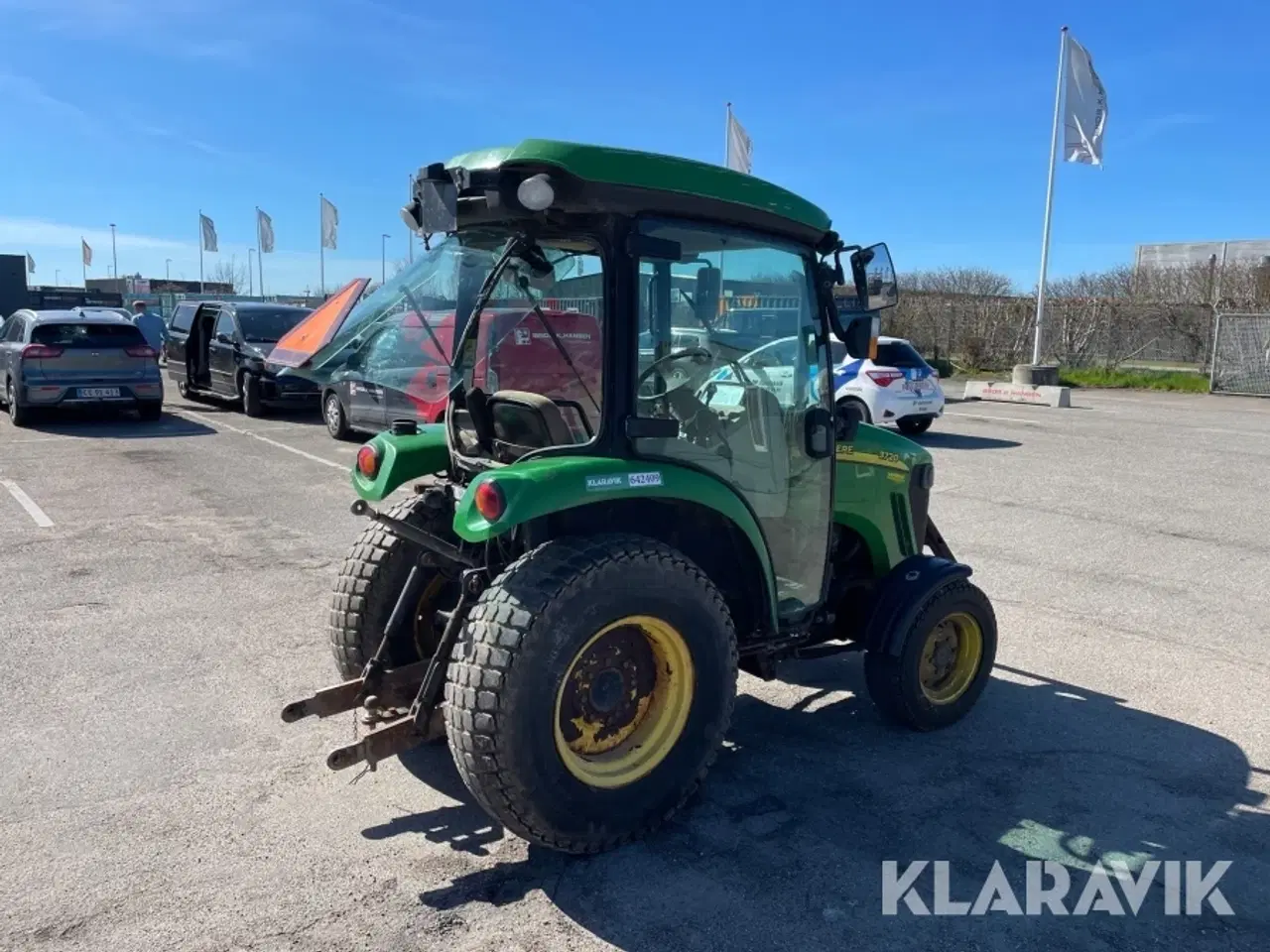 Billede 5 - Traktor med kost John Deere 3720