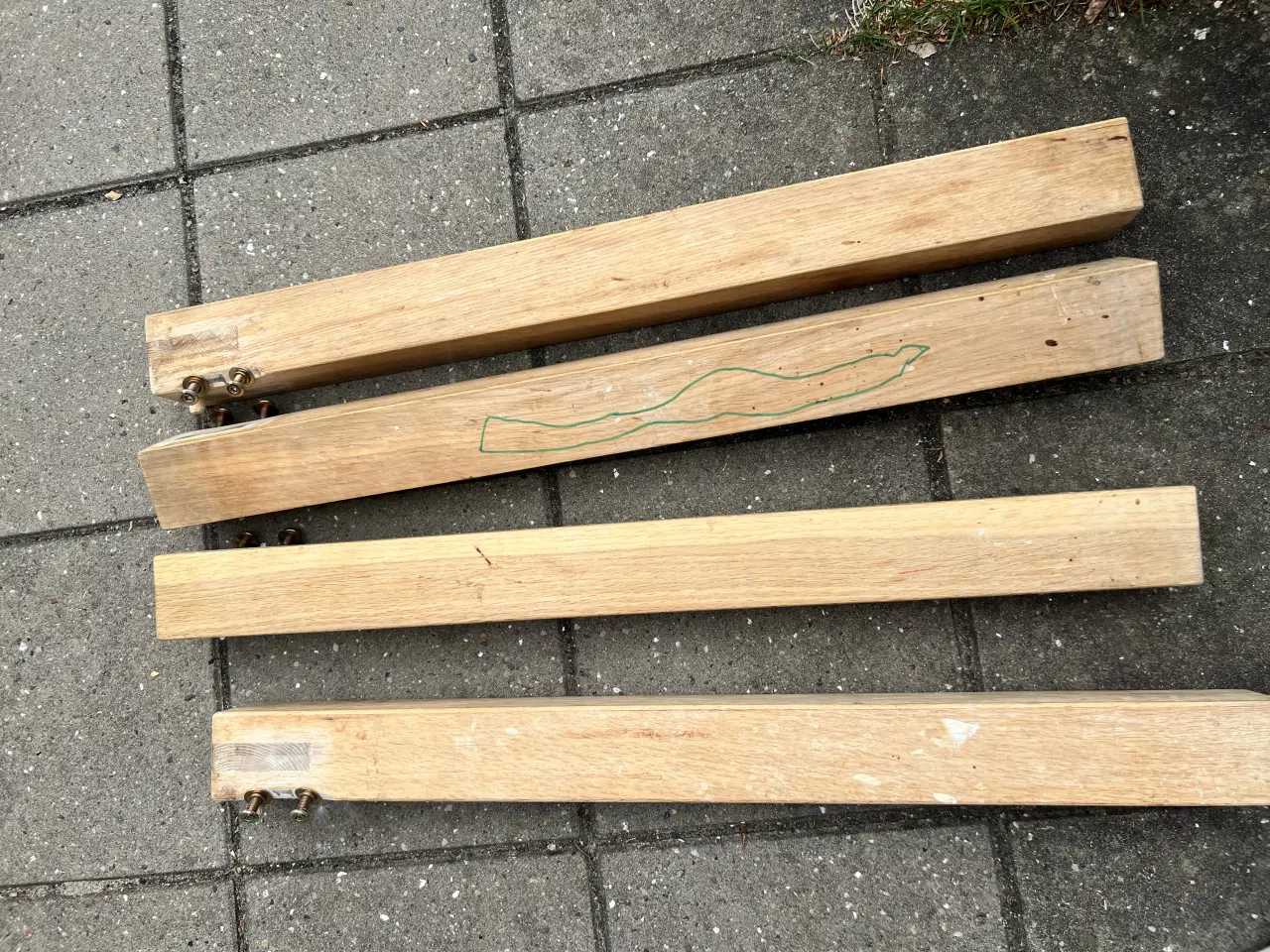 Billede 3 - Spisebord i lyst træ