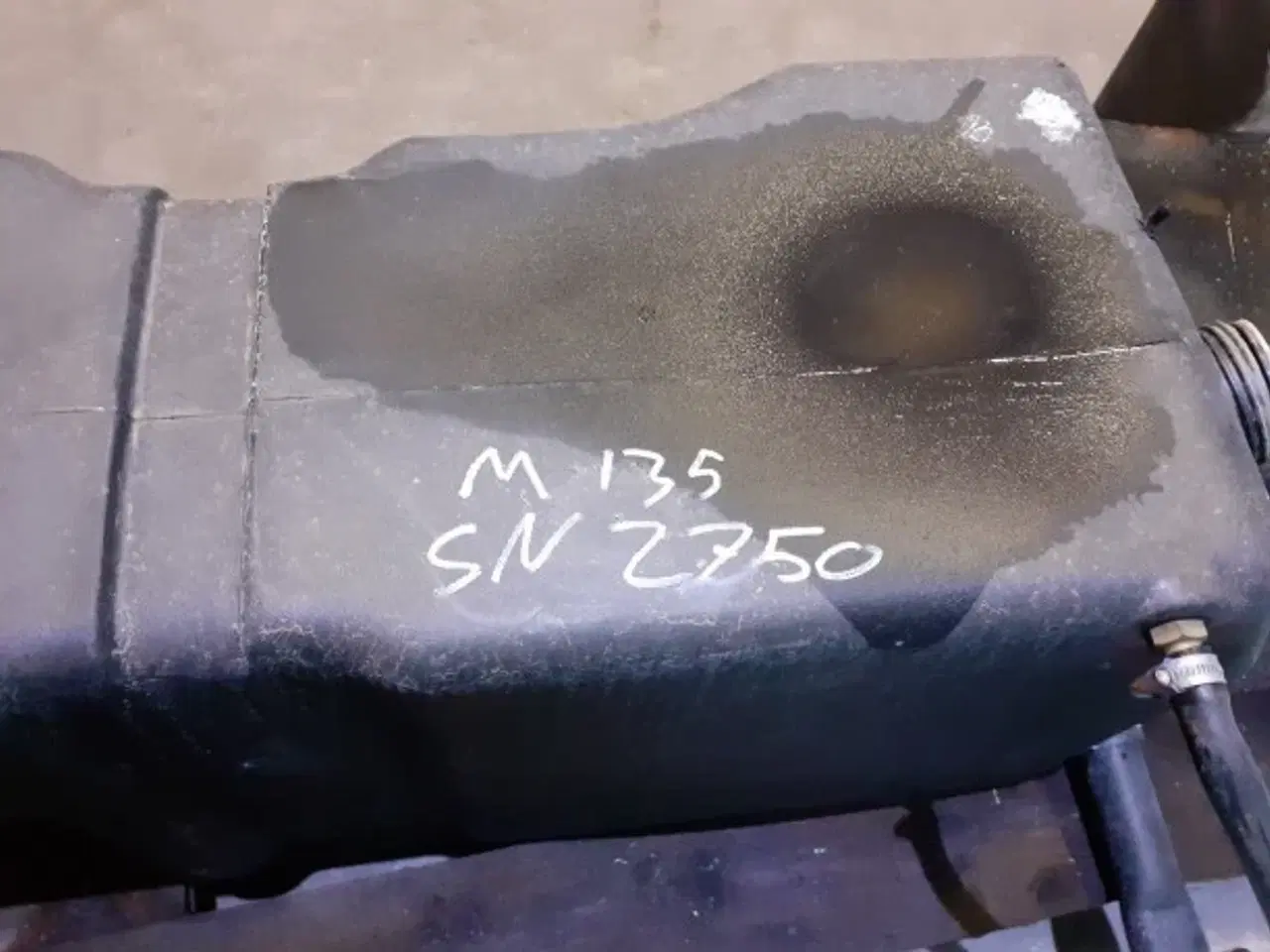 Billede 6 - New Holland M135 Dieseltank 82019704