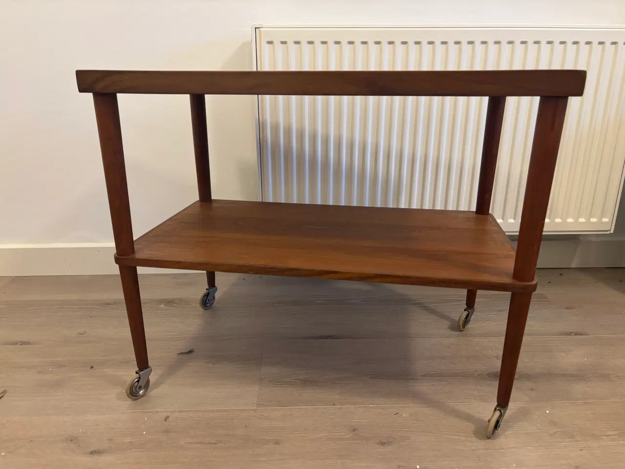 Billede 1 - Rullebord/bakkebord med glasplade