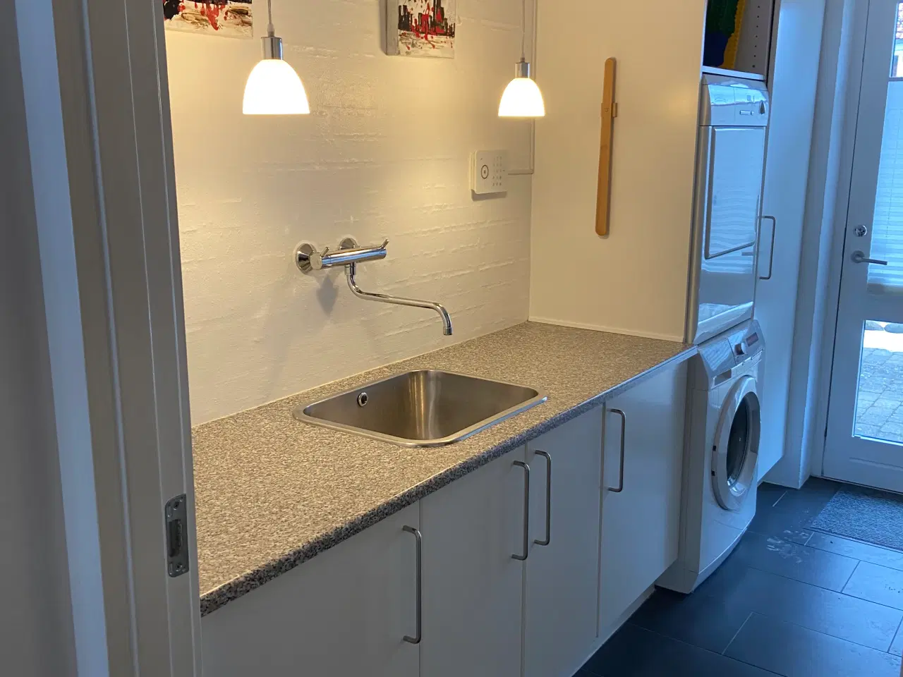 Billede 1 - Bryggers inkl vaskemaskine og tumbler