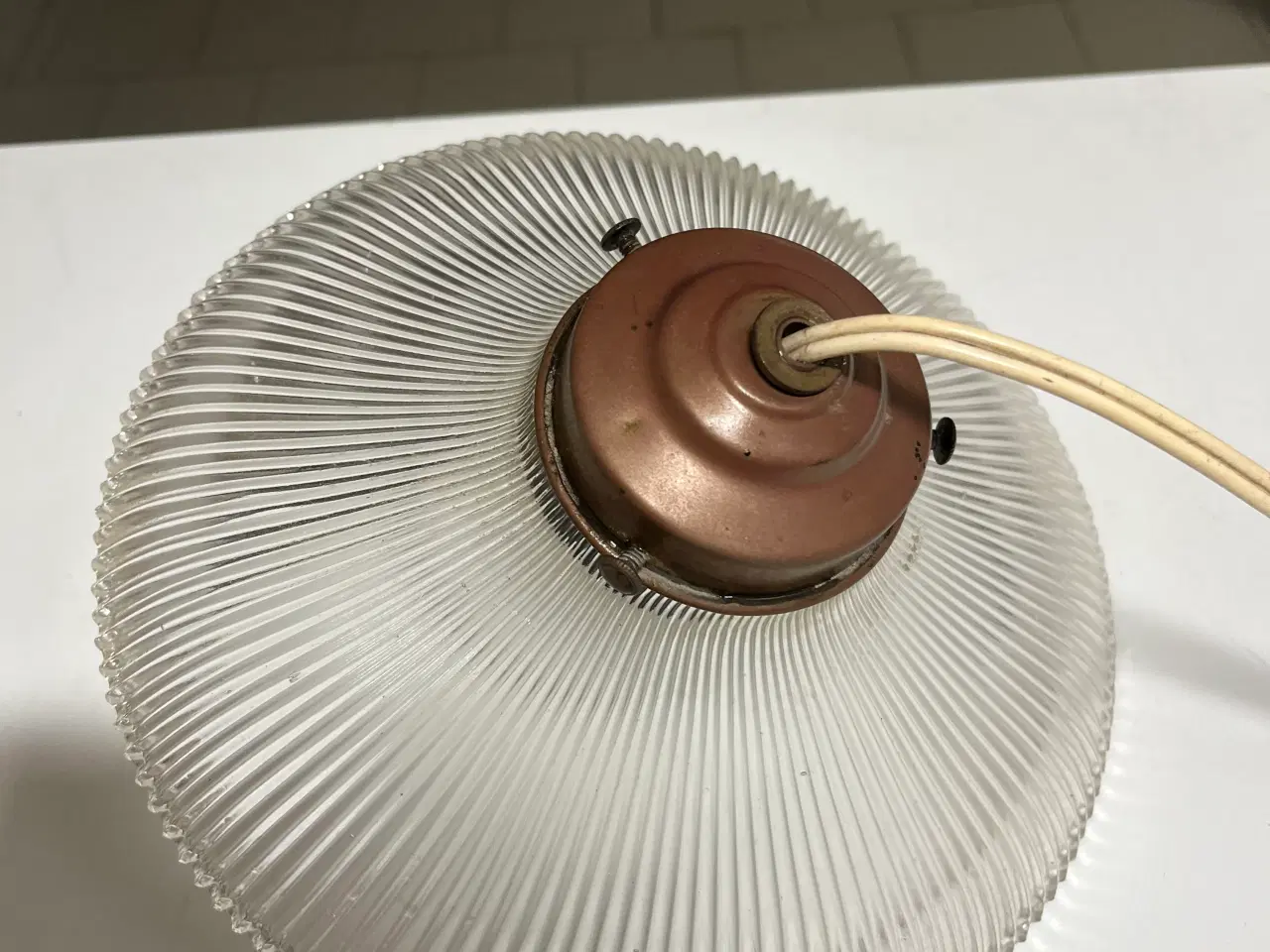 Billede 1 - Fin gammel skærm med gammel ophæng 