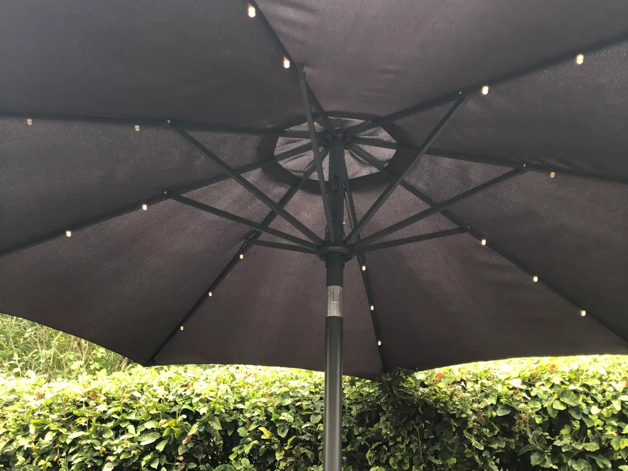 Billede 1 - Solcelle parasol med granitfod