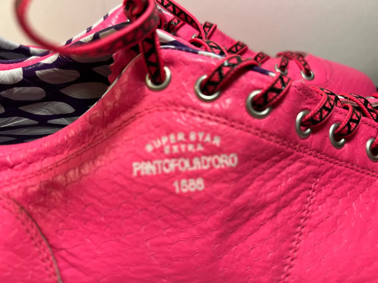 Billede 5 - Pink Fodboldstøvler fra Pantofolad 'Oro (42,5)