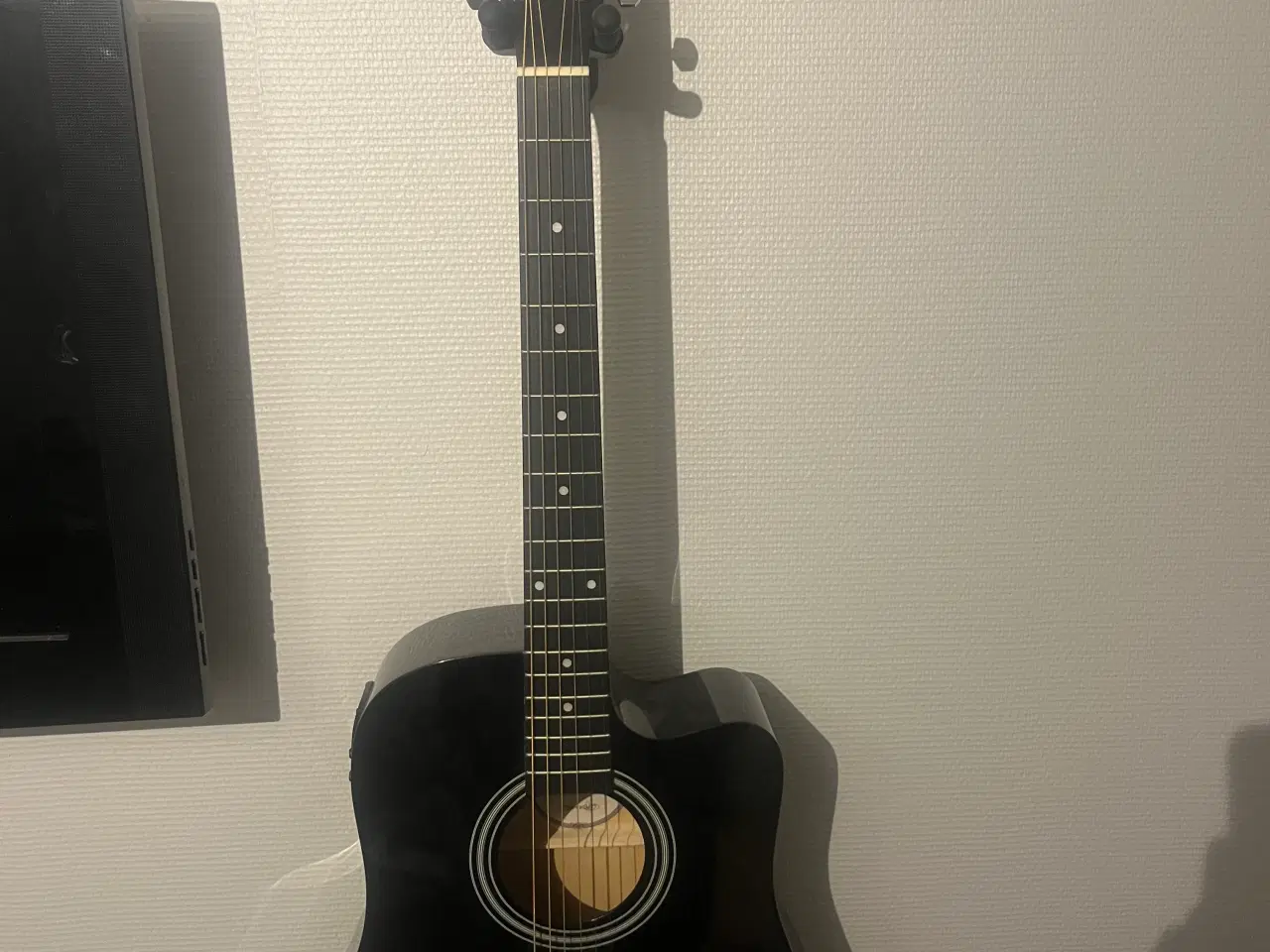 Billede 5 - Elektrisk og halv akustisk guitar