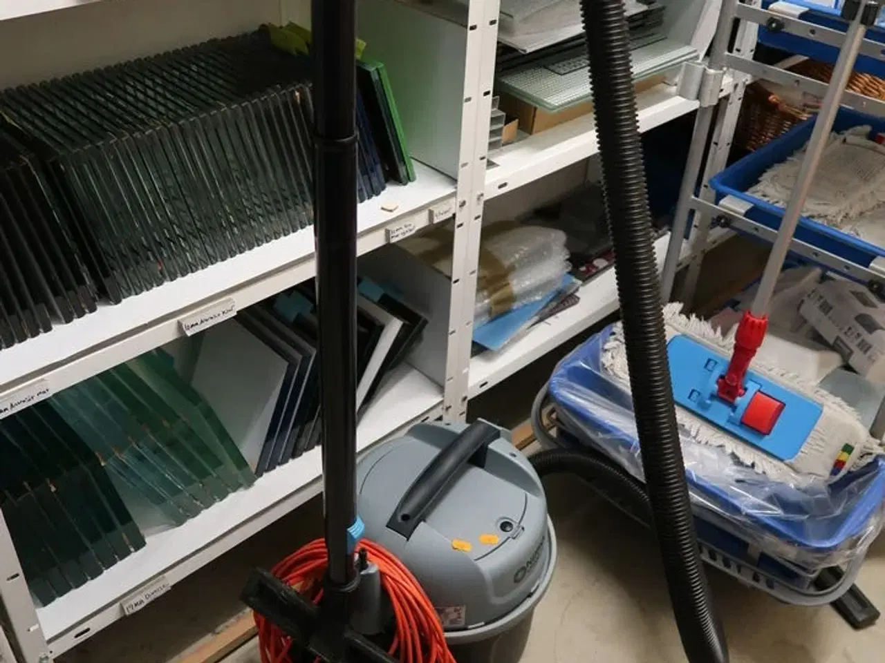 Billede 1 - Støvsuger NILFISK VP300 Hepa