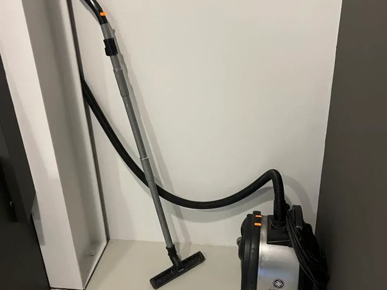 Billede 1 - Støvsuger NILFISK GD930