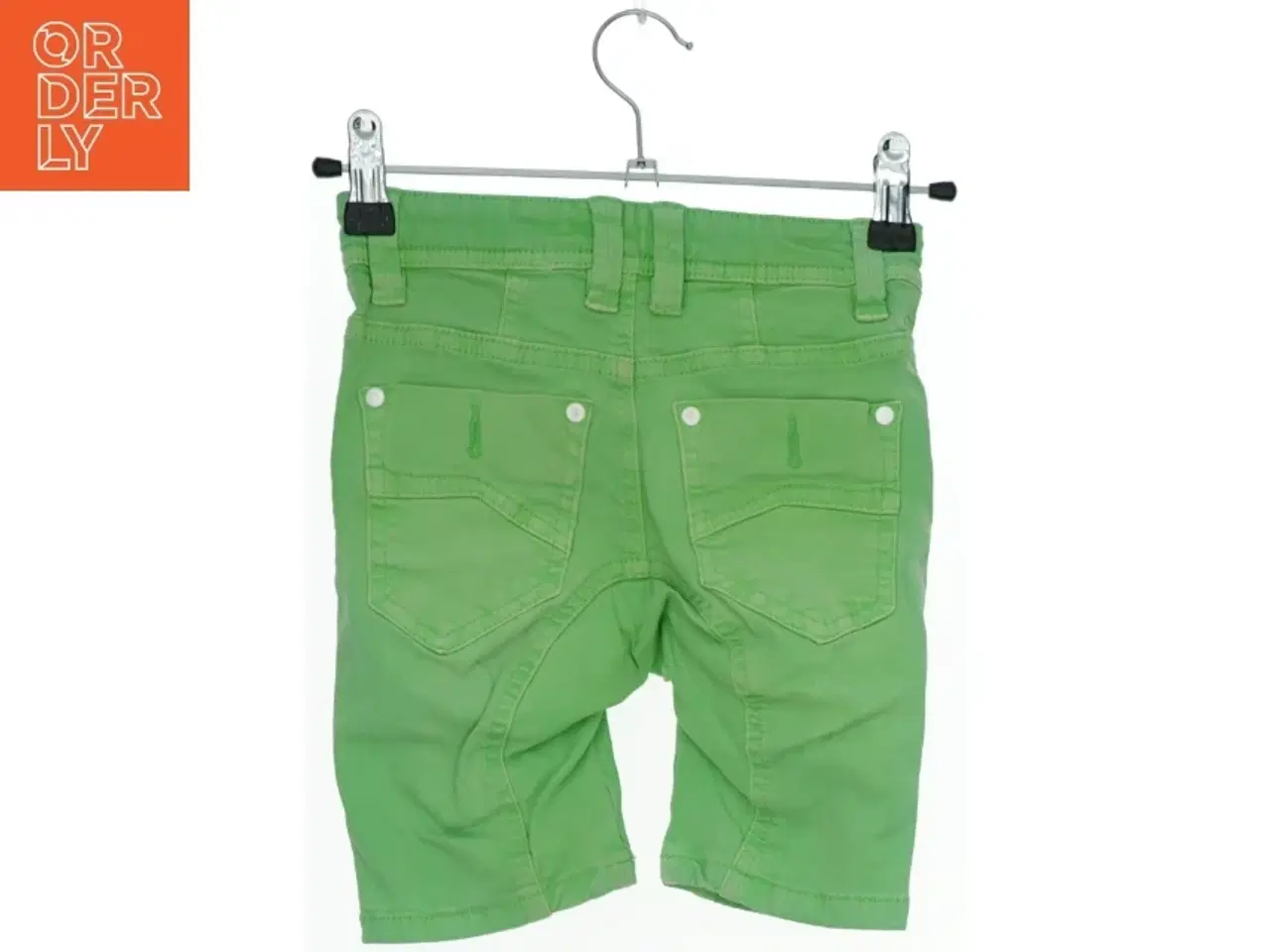 Billede 2 - Grønne shorts til børn fra Mads & Mette (str. 104)