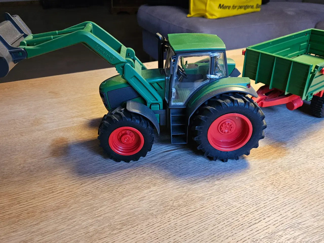 Billede 2 - Velholdt Schleich traktor 