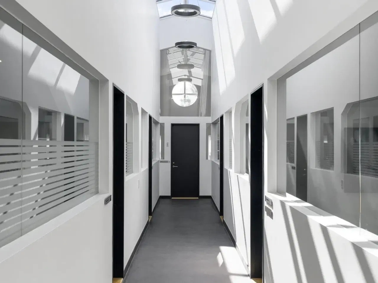 Billede 17 - Nyistandsatte kontorer fra 15-200 m2 på A.P.Møllers Allé - Gratis parkering samt adgang til ekslusivt mødelokale👍🏼