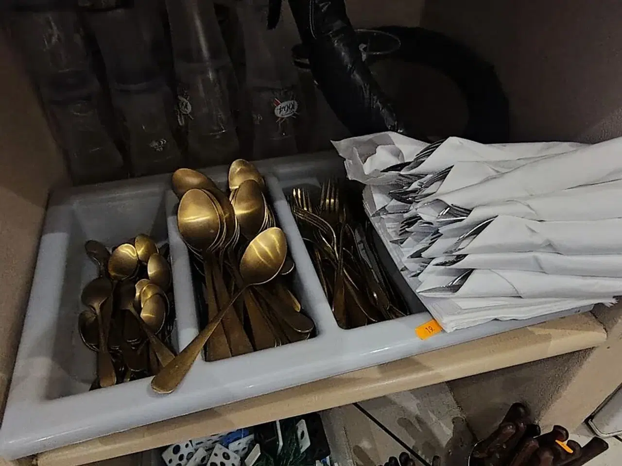 Billede 1 - Bestik i baren