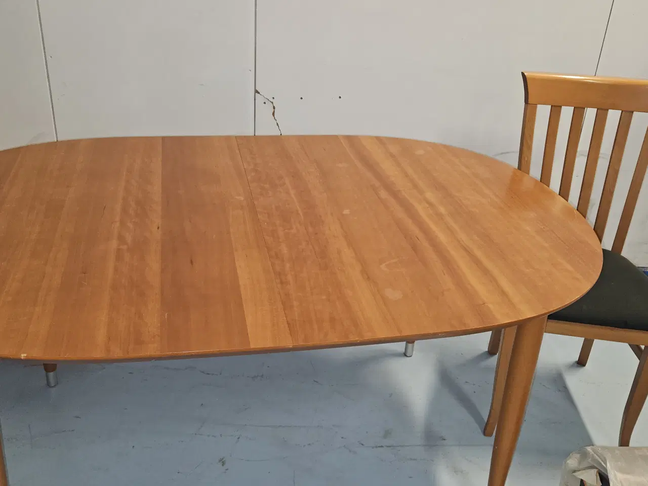 Billede 3 - spisebord i kirsebærtræ med 5 stole