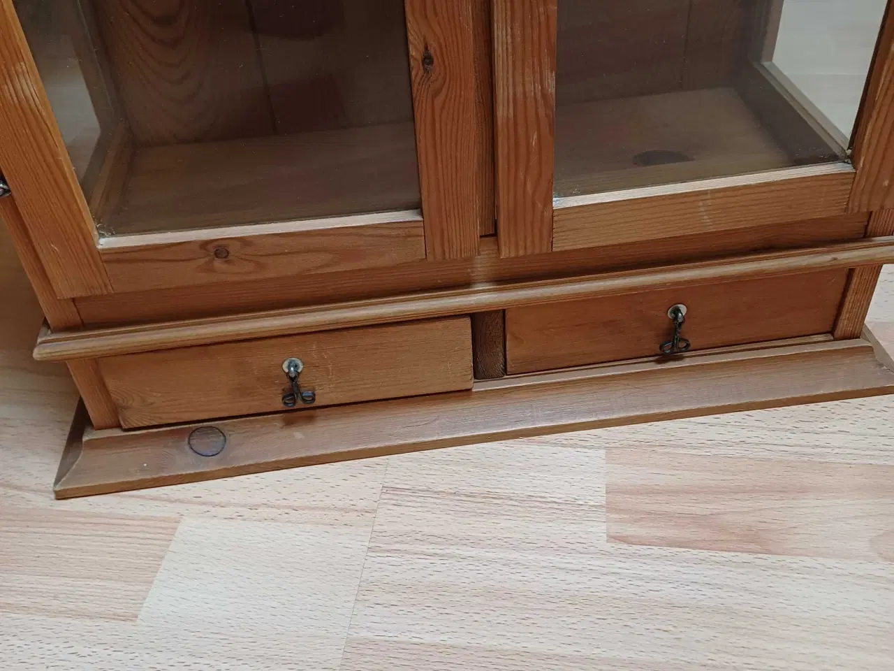 Billede 7 - Fint ældre vitrineskab 