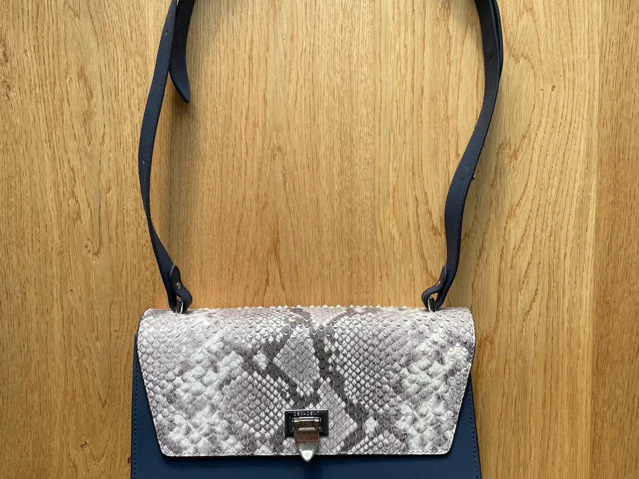 Billede 2 - Decadent crossbodytaske 