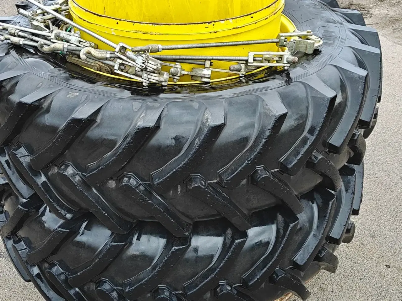 Billede 1 - Tvillingehjul 20.8R42 inkl. låse