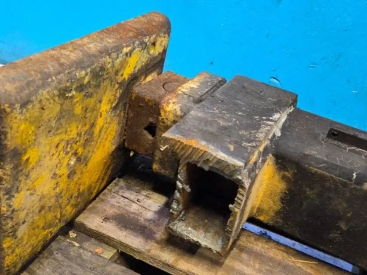 Billede 14 - New Holland LB110 Støtteben 85818850