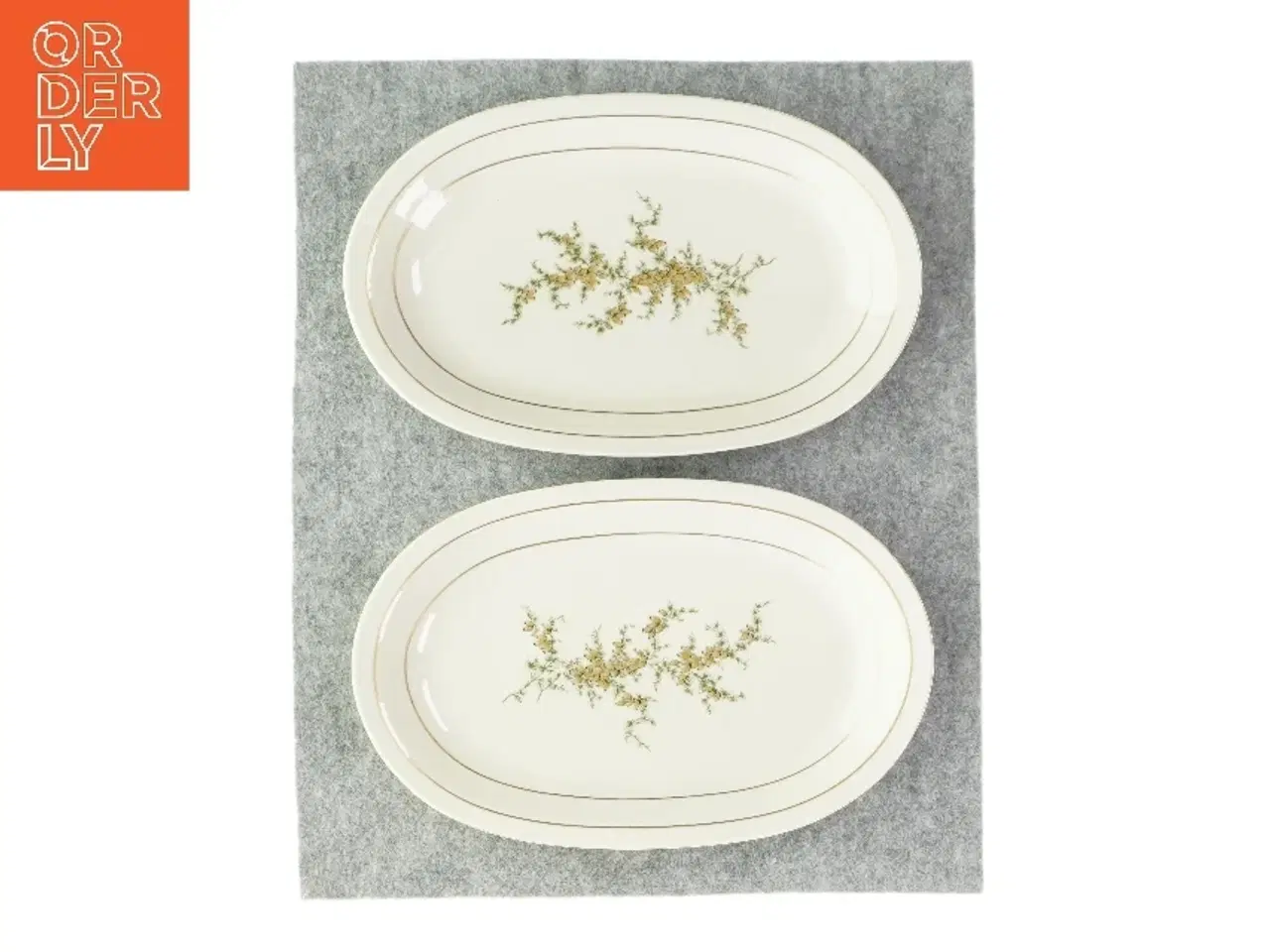 Billede 1 - Fad (2 stk.) fra W.J.S (str. LB:30x18cm)