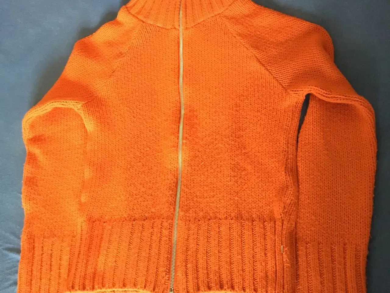 Billede 3 - Orange farvet cardigan til salg