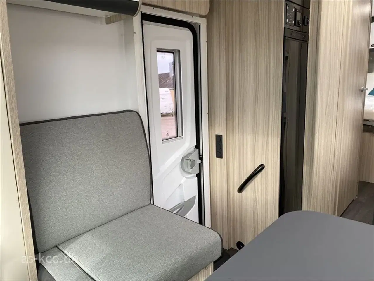 Billede 12 - 2024 - Sun Living S 75 SC   Sun Living S 75 SC automat gear og fritstående dobbelt seng.