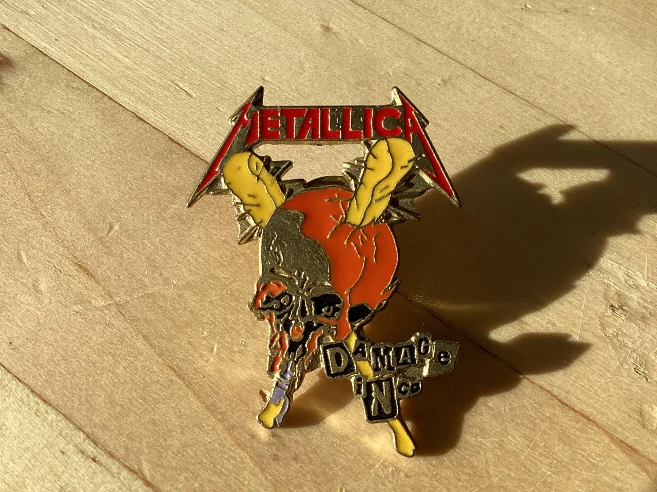 Billede 3 - Metallica damage pin 1989