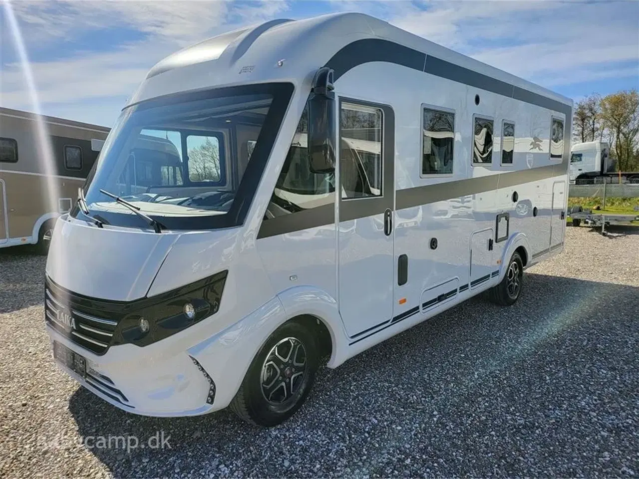 Billede 4 - 0 - Laika Ecovip 4109 DS   Automatgear. 160HK.Face to face siddegruppe. lædersæder.