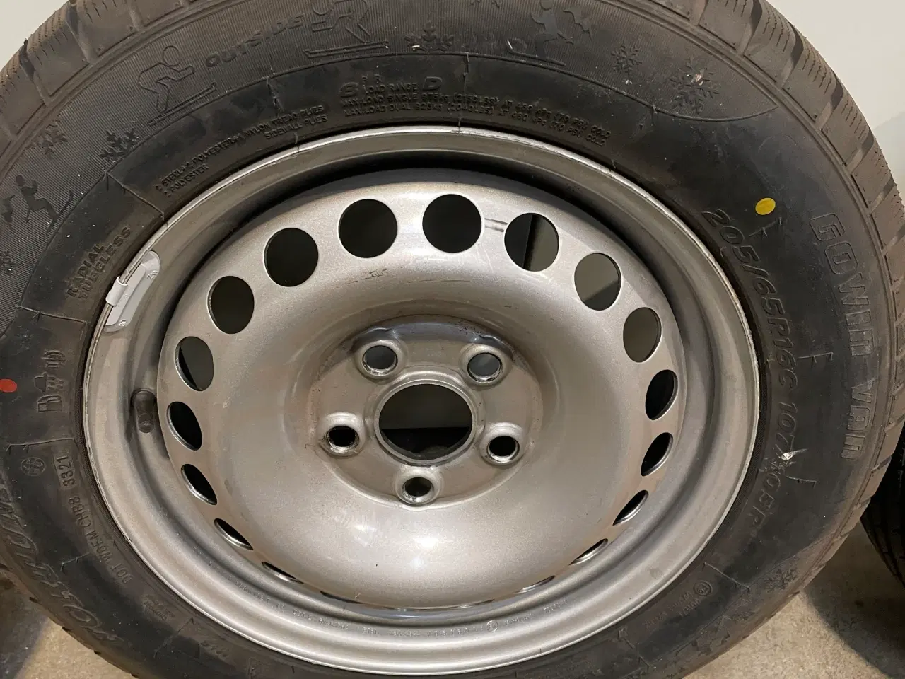 Billede 3 - Komplet 5x120 vinterdæk