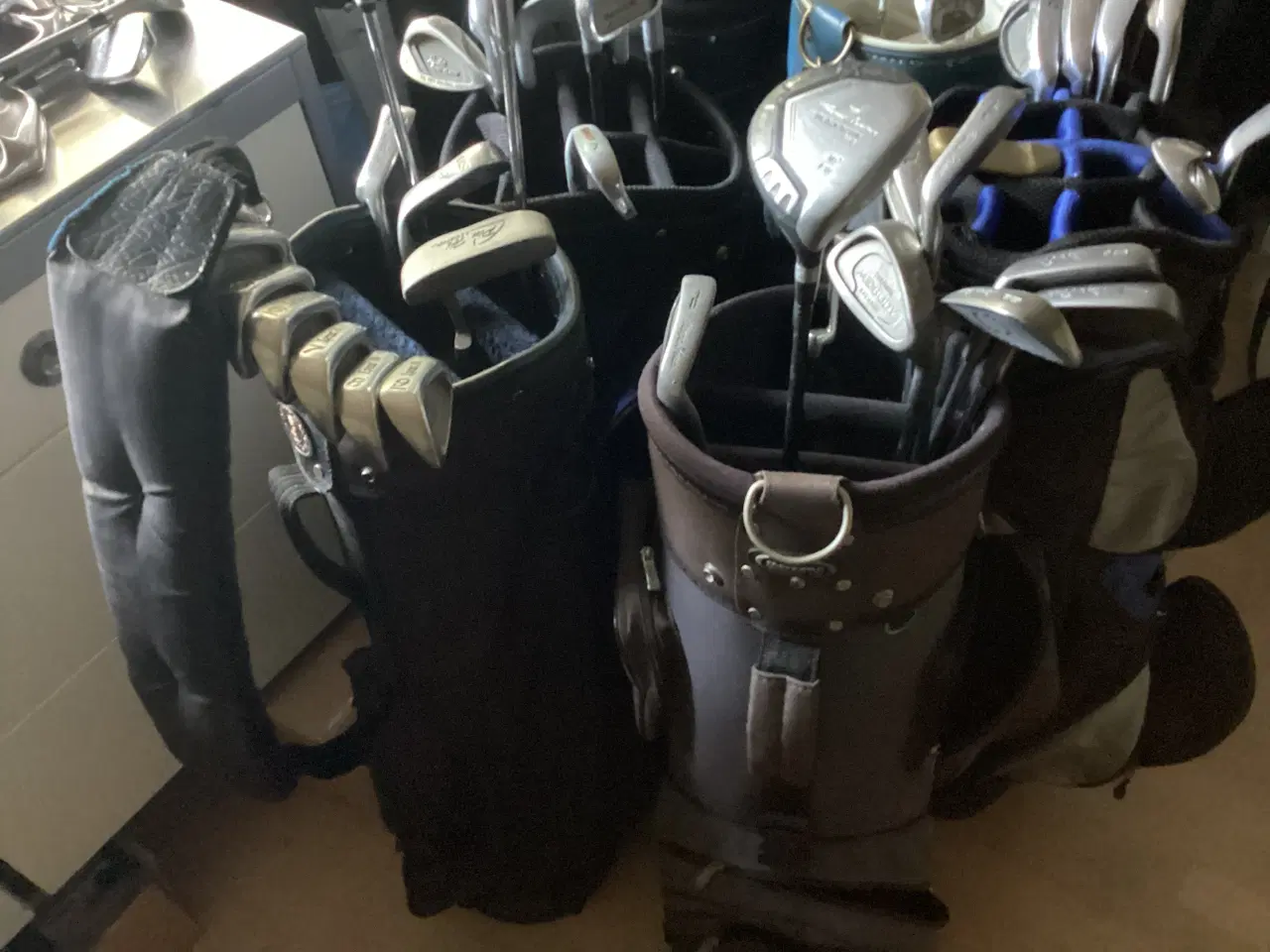 Billede 15 - Golf udstyr fra kæmpe konkursbo