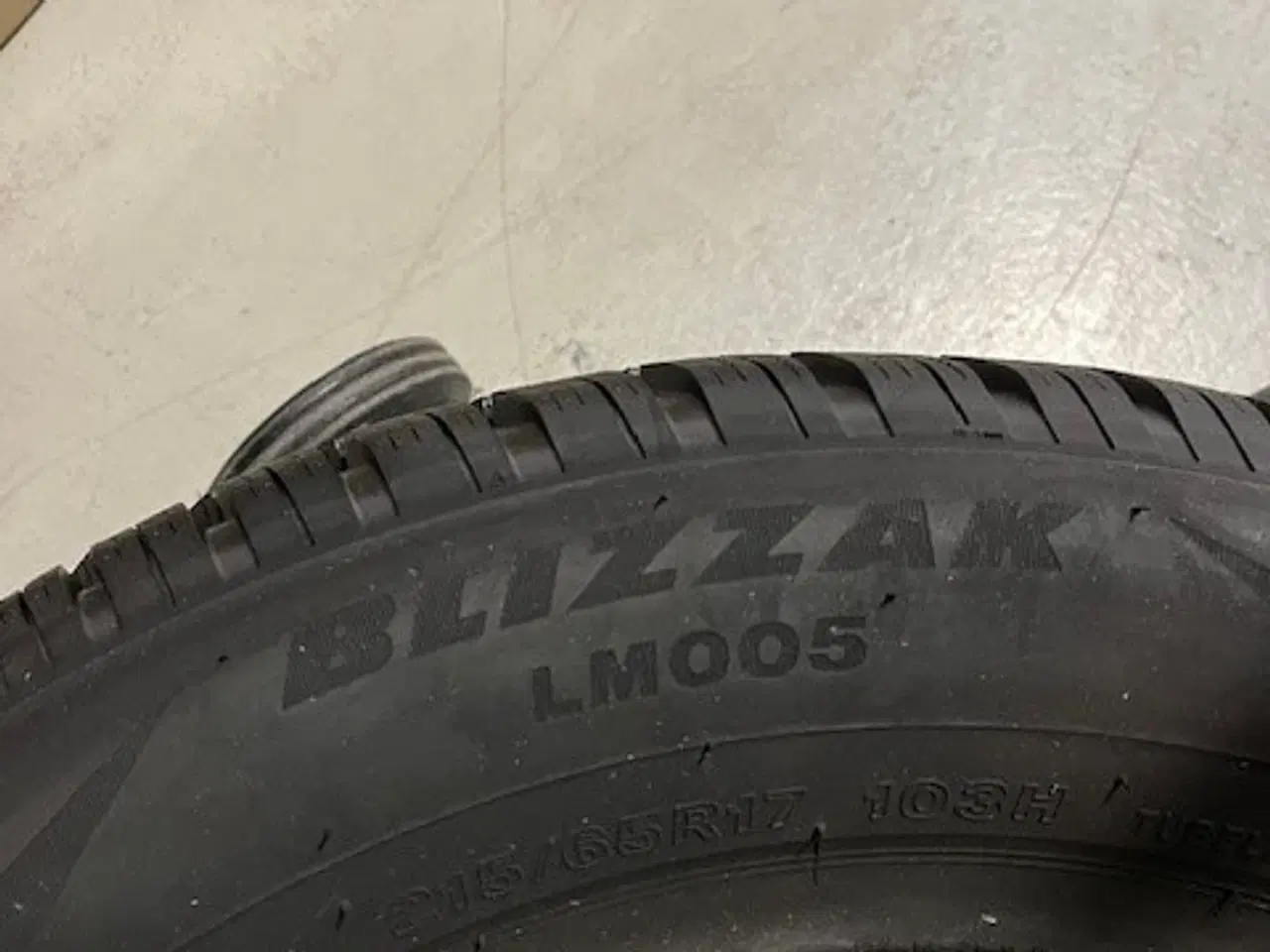 Billede 2 - Bridgestone Blizzak LM005 - 215/65R17