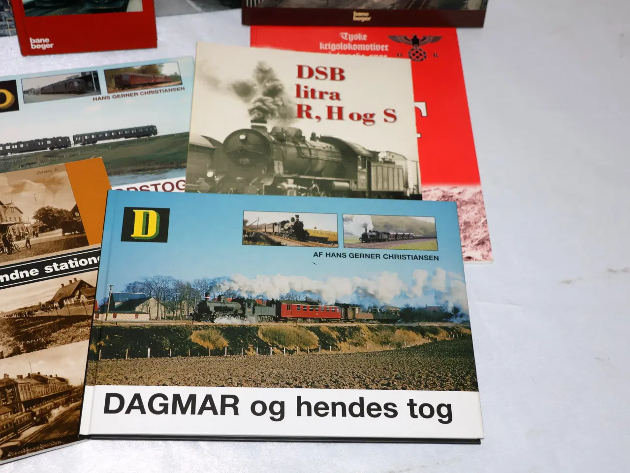 Billede 6 - 16 Stk Bøger om tog, jernbaner og stationer.