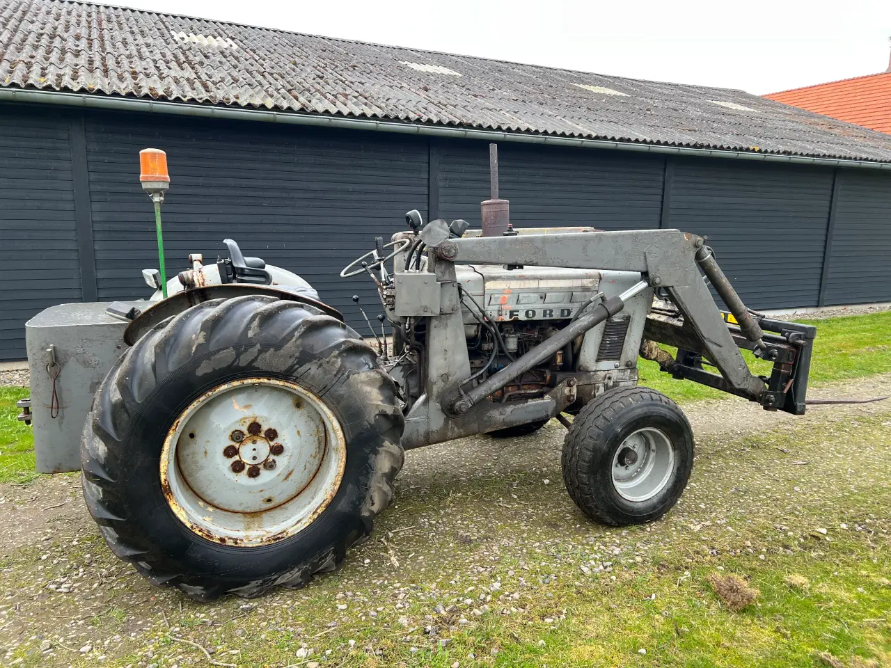 Billede 4 - Traktor med frontlæsser