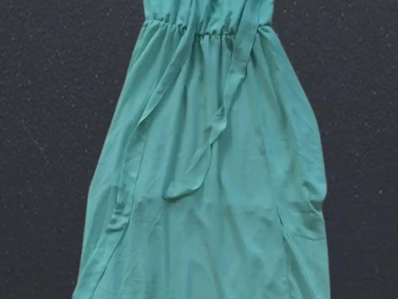 Billede 1 - Checkers Kjole str. M sælges