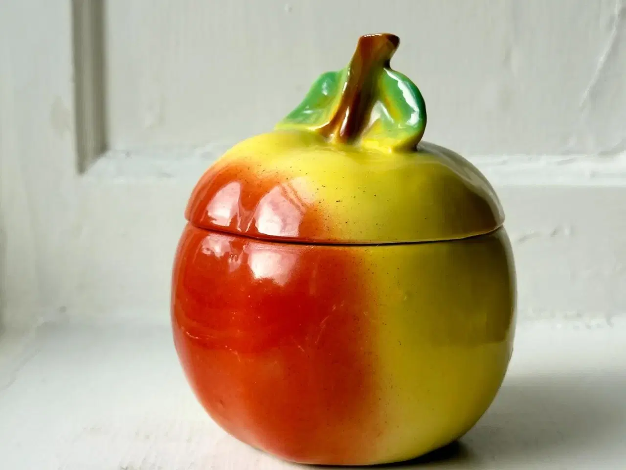 Billede 1 - Lågkrukke, æbleform