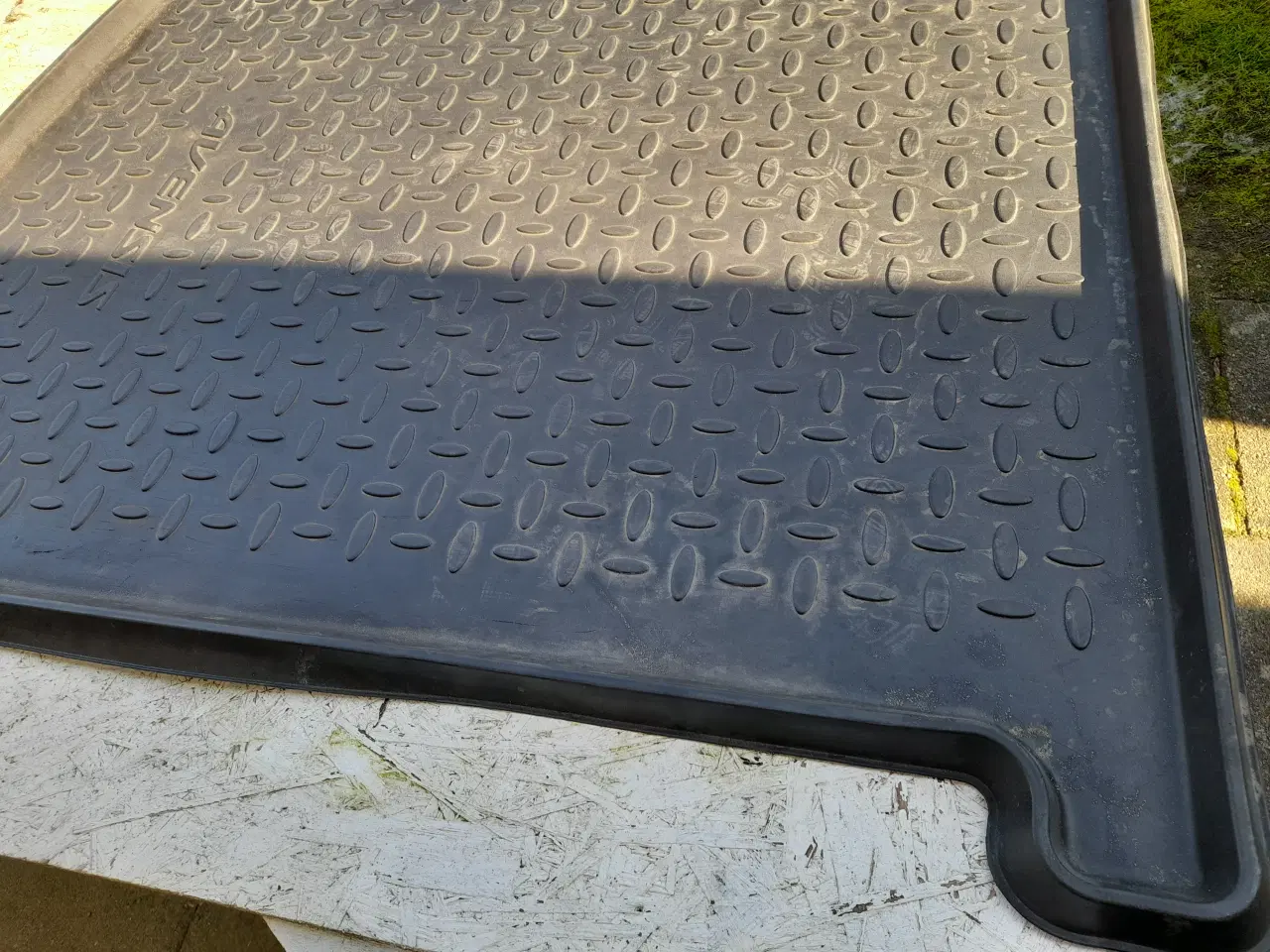 Billede 2 - Bagagerumsbakke Avensis.