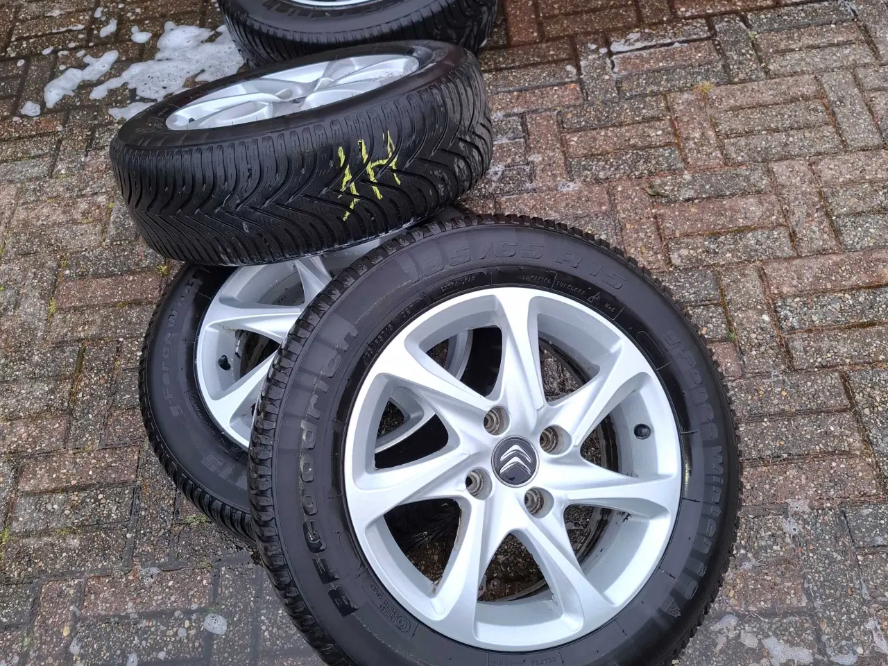 Billede 1 - Alufælge 185/65 R15 med dæk 